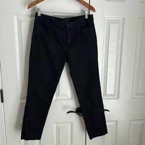 Women’s Banana Republic denim capri pants in Size 4.